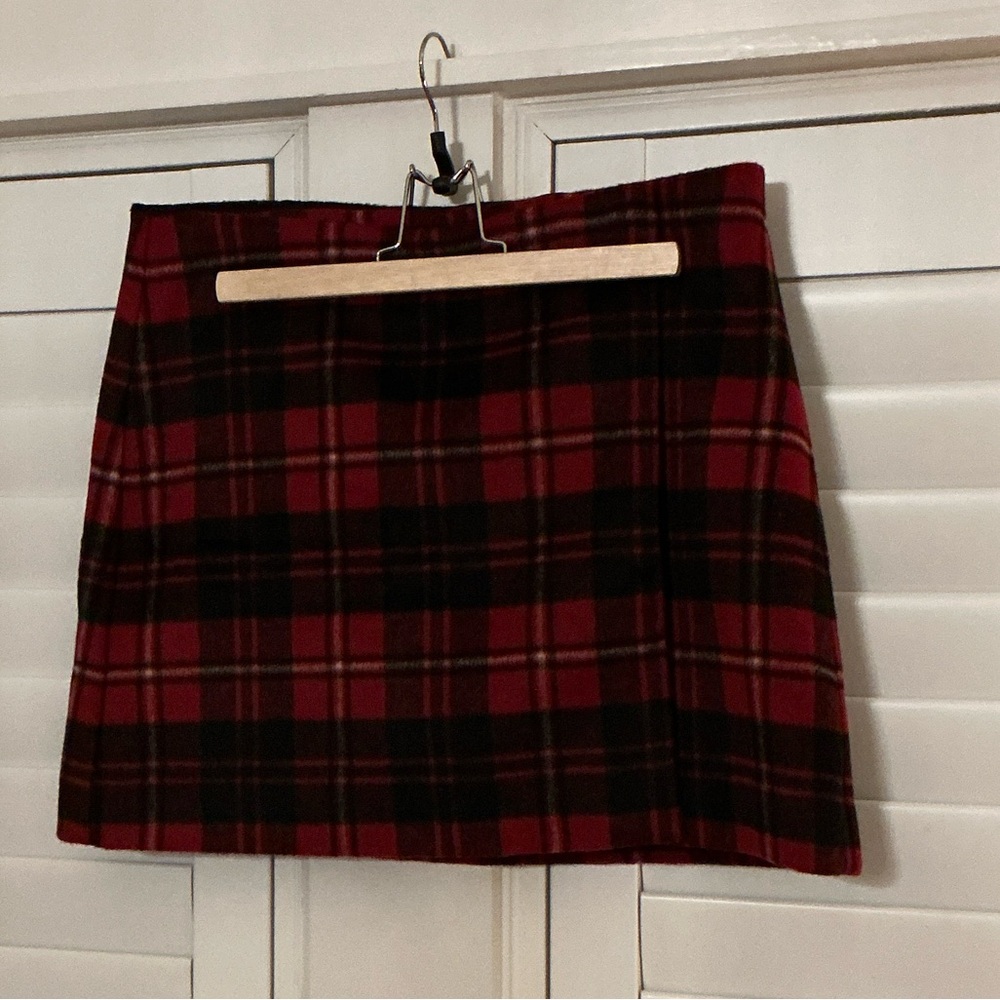 GAP Red and Black Plaid Mini Skirt - Picture 4 of 4